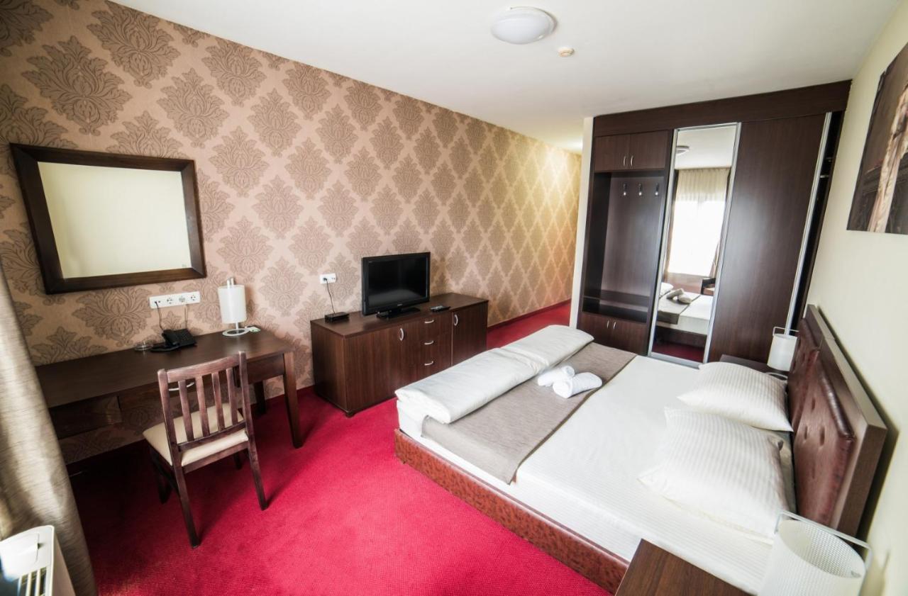 Hotel Atlas Ugljevik Ngoại thất bức ảnh