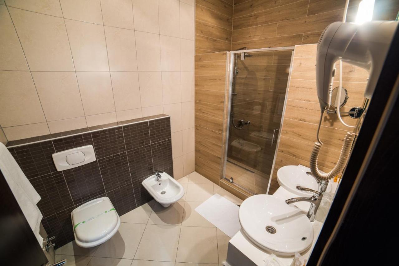 Hotel Atlas Ugljevik Ngoại thất bức ảnh