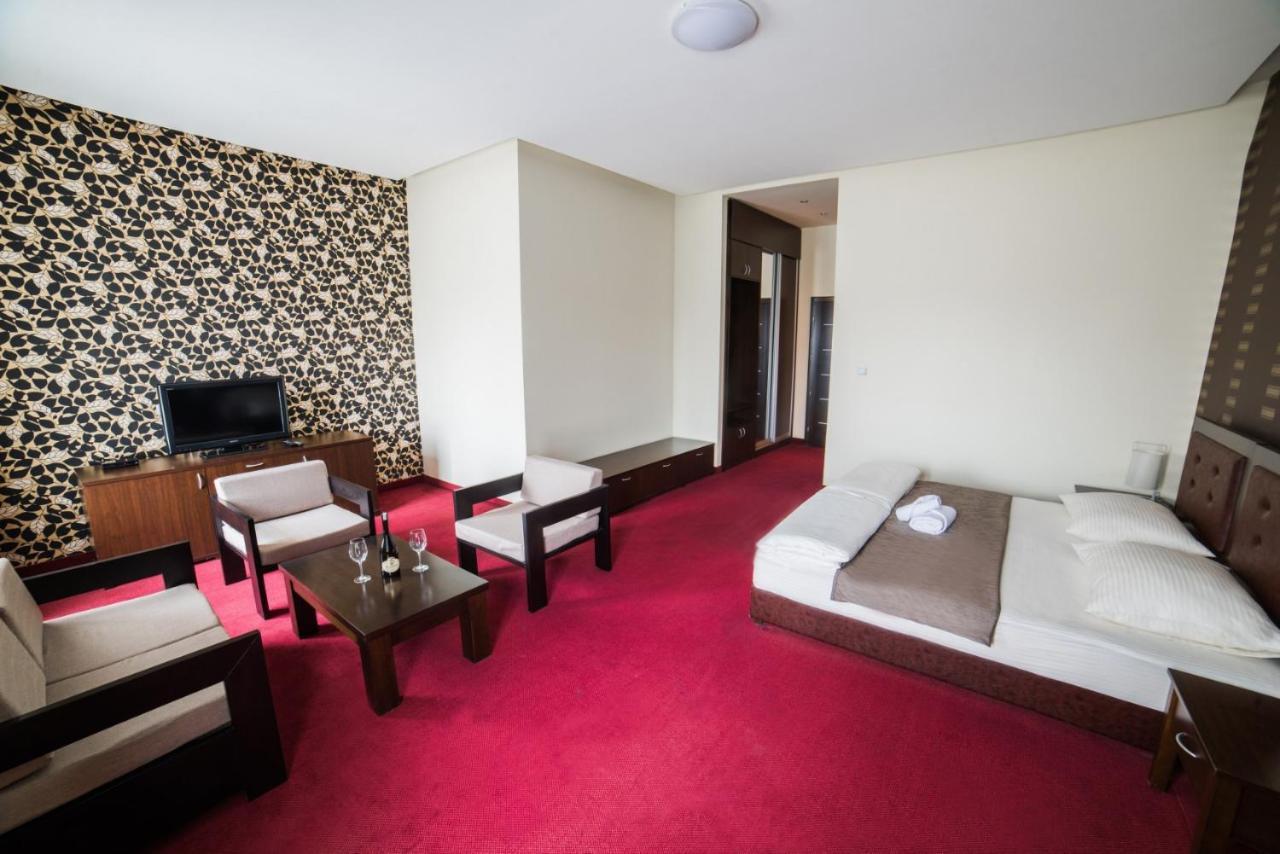Hotel Atlas Ugljevik Ngoại thất bức ảnh