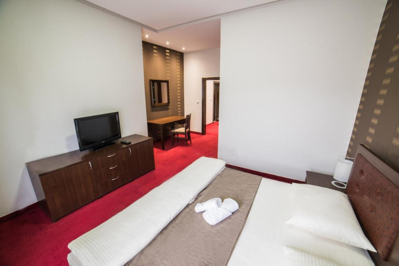 Hotel Atlas Ugljevik Ngoại thất bức ảnh